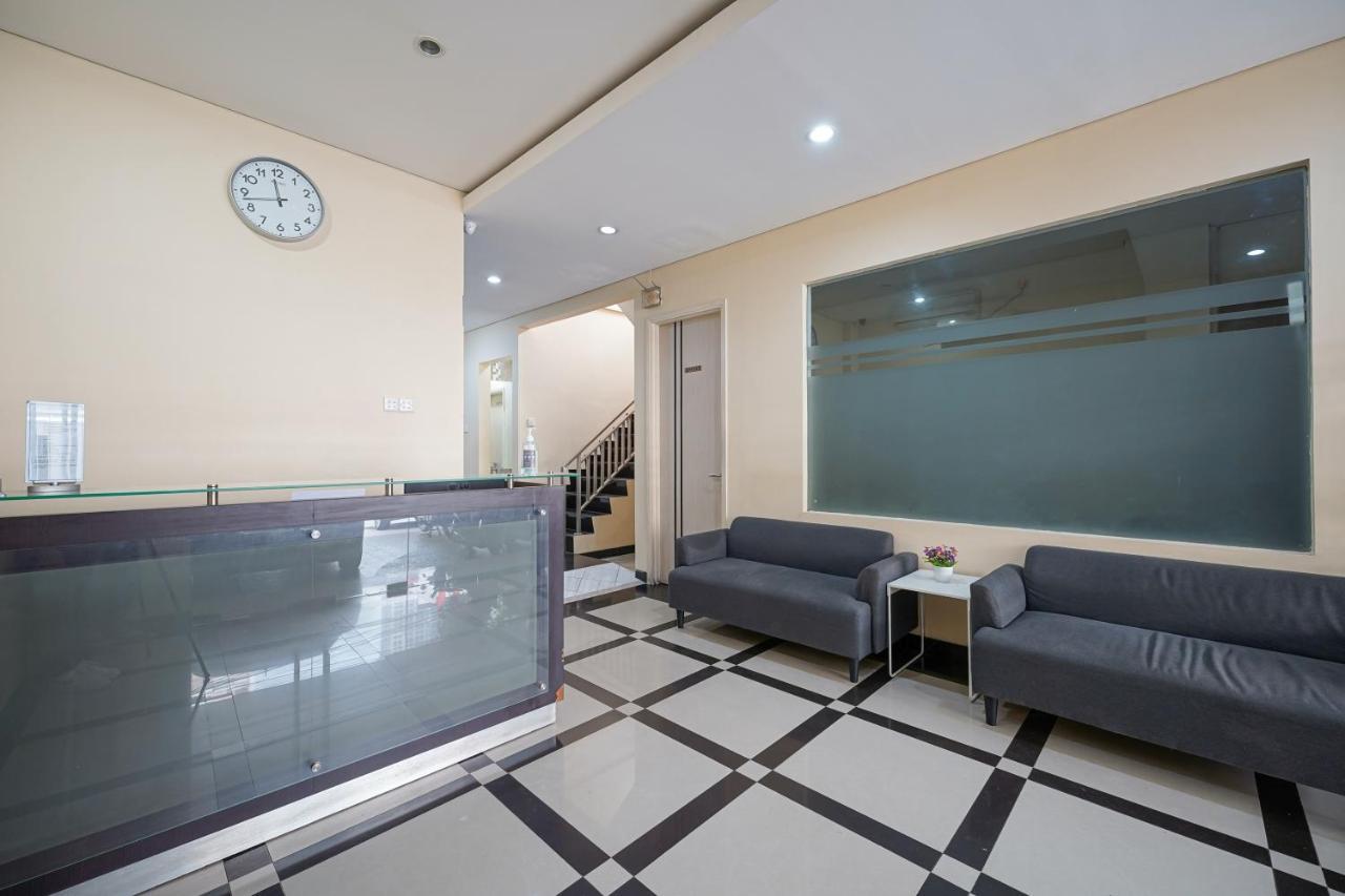 Multi 88 Syariah Hotel Jakarta Exterior photo