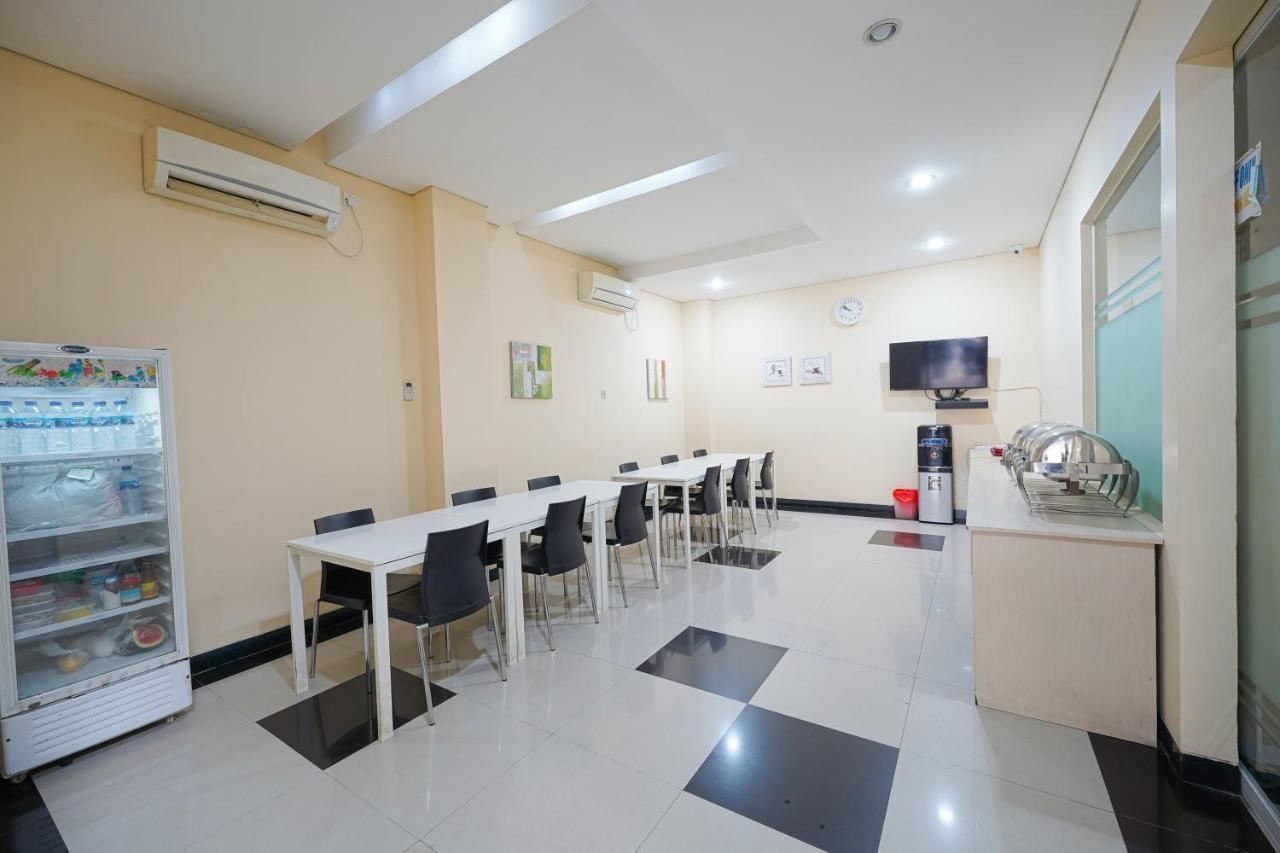 Multi 88 Syariah Hotel Jakarta Exterior photo