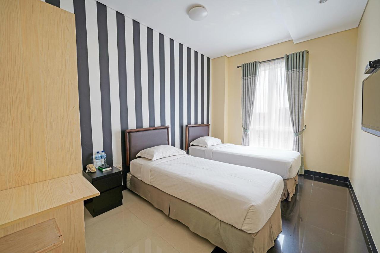 Multi 88 Syariah Hotel Jakarta Exterior photo