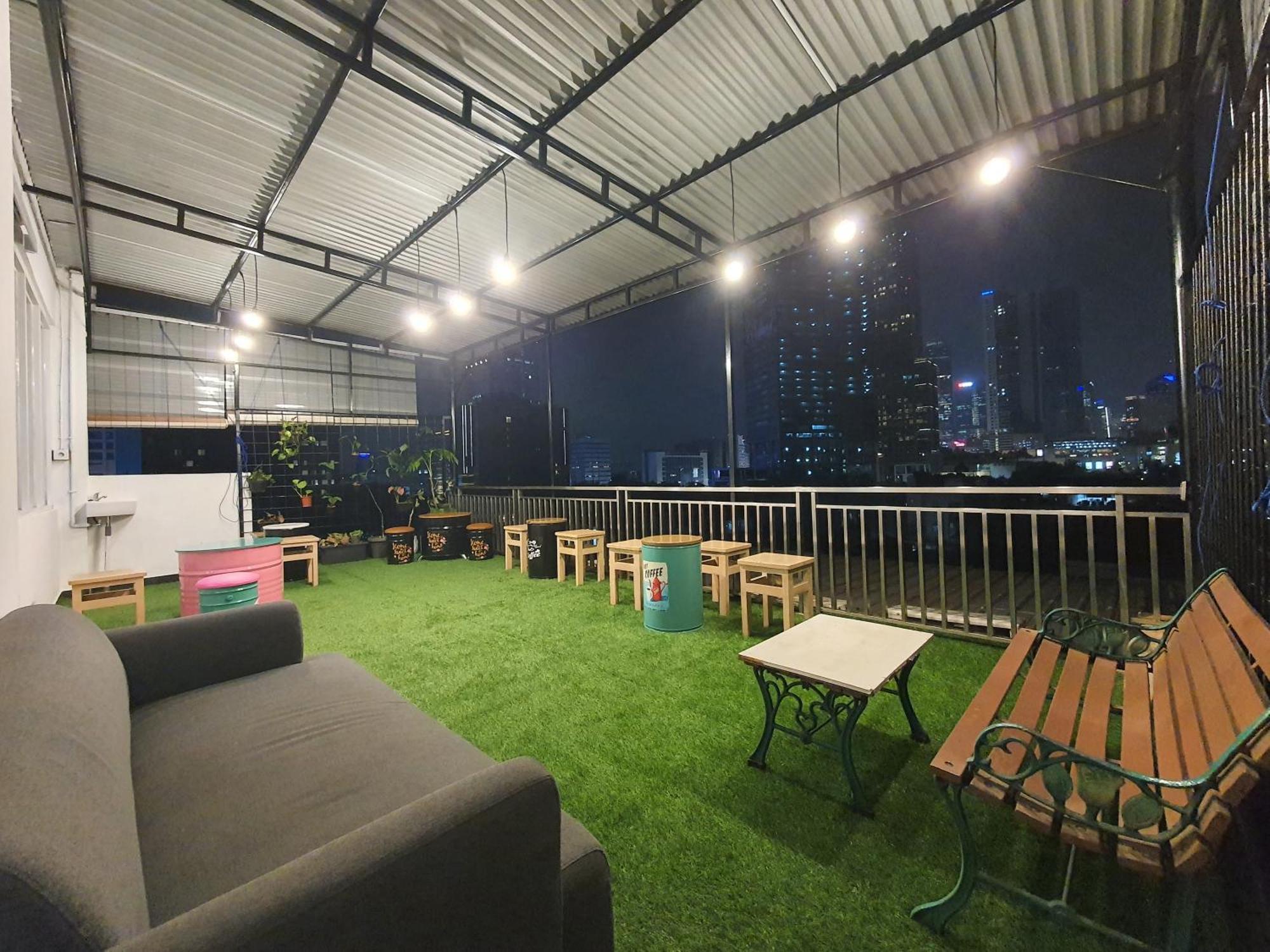 Multi 88 Syariah Hotel Jakarta Exterior photo