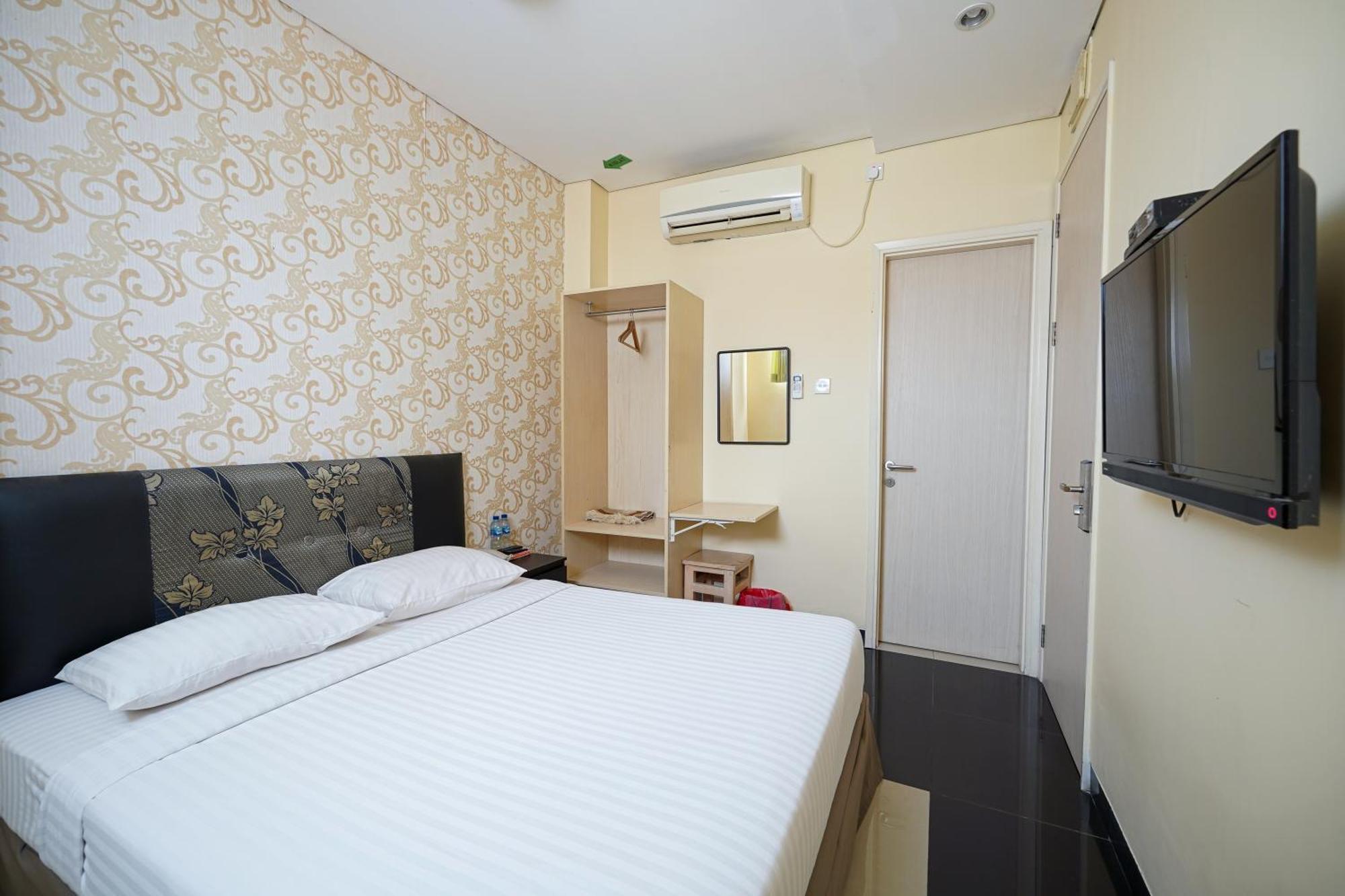 Multi 88 Syariah Hotel Jakarta Exterior photo